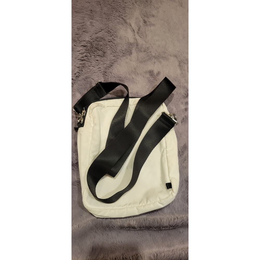 ATHLETA All Bags All About Vertical Crossbody Bag White Small Lightweight - Picture 4 of 13